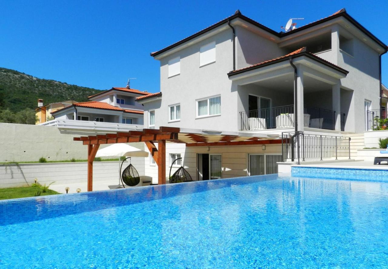 Yourcroatiaholiday - Villa With 6 Rooms Drenje  Buitenkant foto