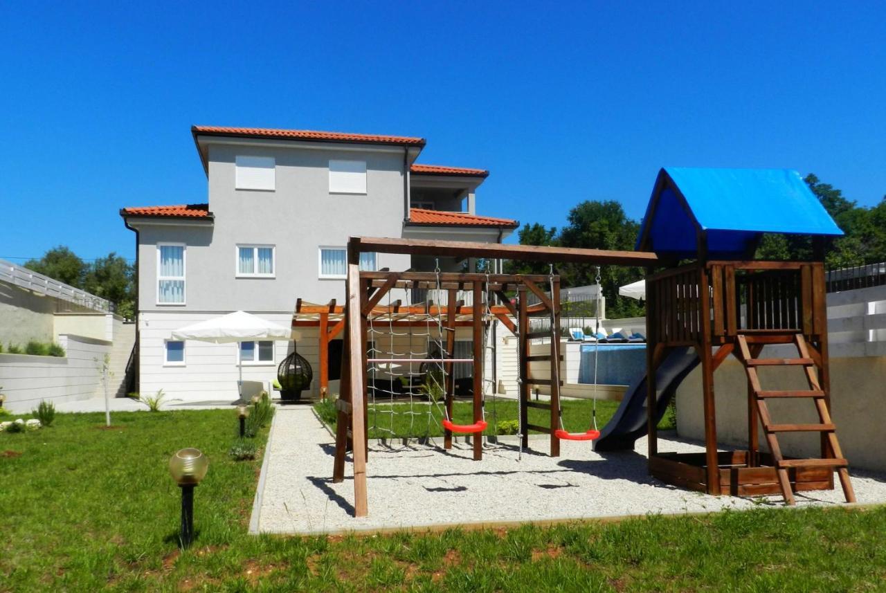 Yourcroatiaholiday - Villa With 6 Rooms Drenje  Buitenkant foto