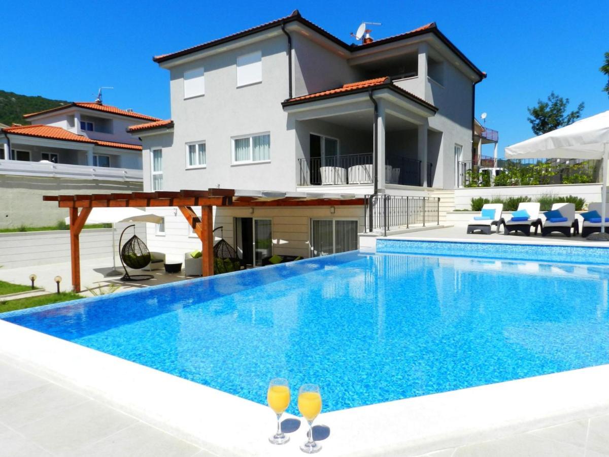 Yourcroatiaholiday - Villa With 6 Rooms Drenje  Buitenkant foto